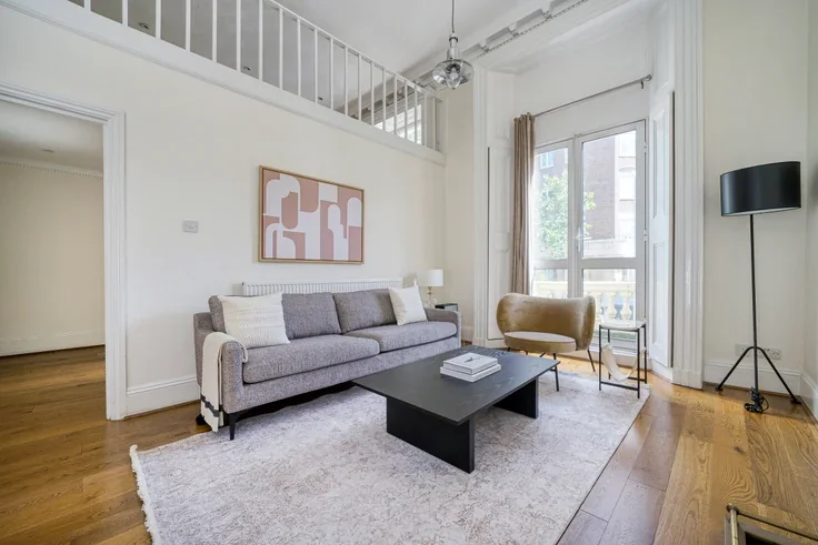 Flat Glendower Place in Greater London