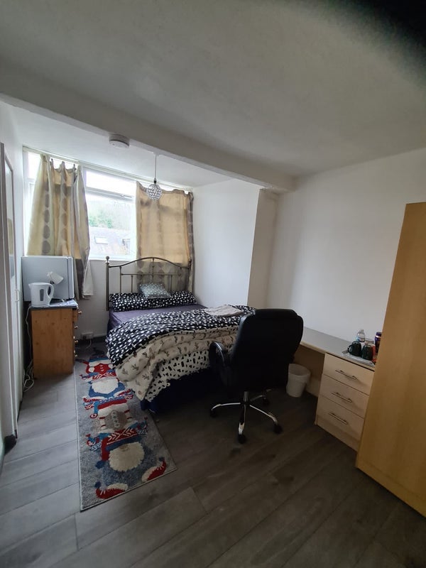 Room Pomona Street in Sheffield