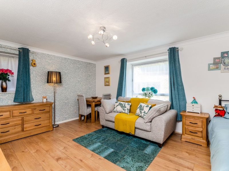 Flat Ranelagh Road in Reigate and Banstead