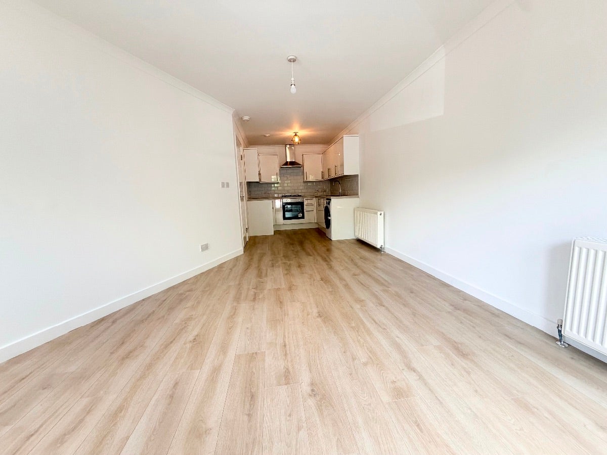 Flat Thompson Brae in Paisley