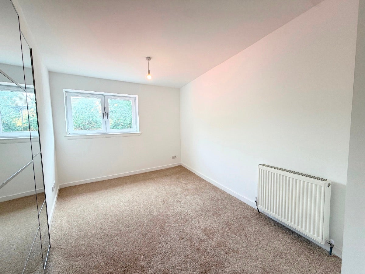 Flat Thompson Brae in Paisley