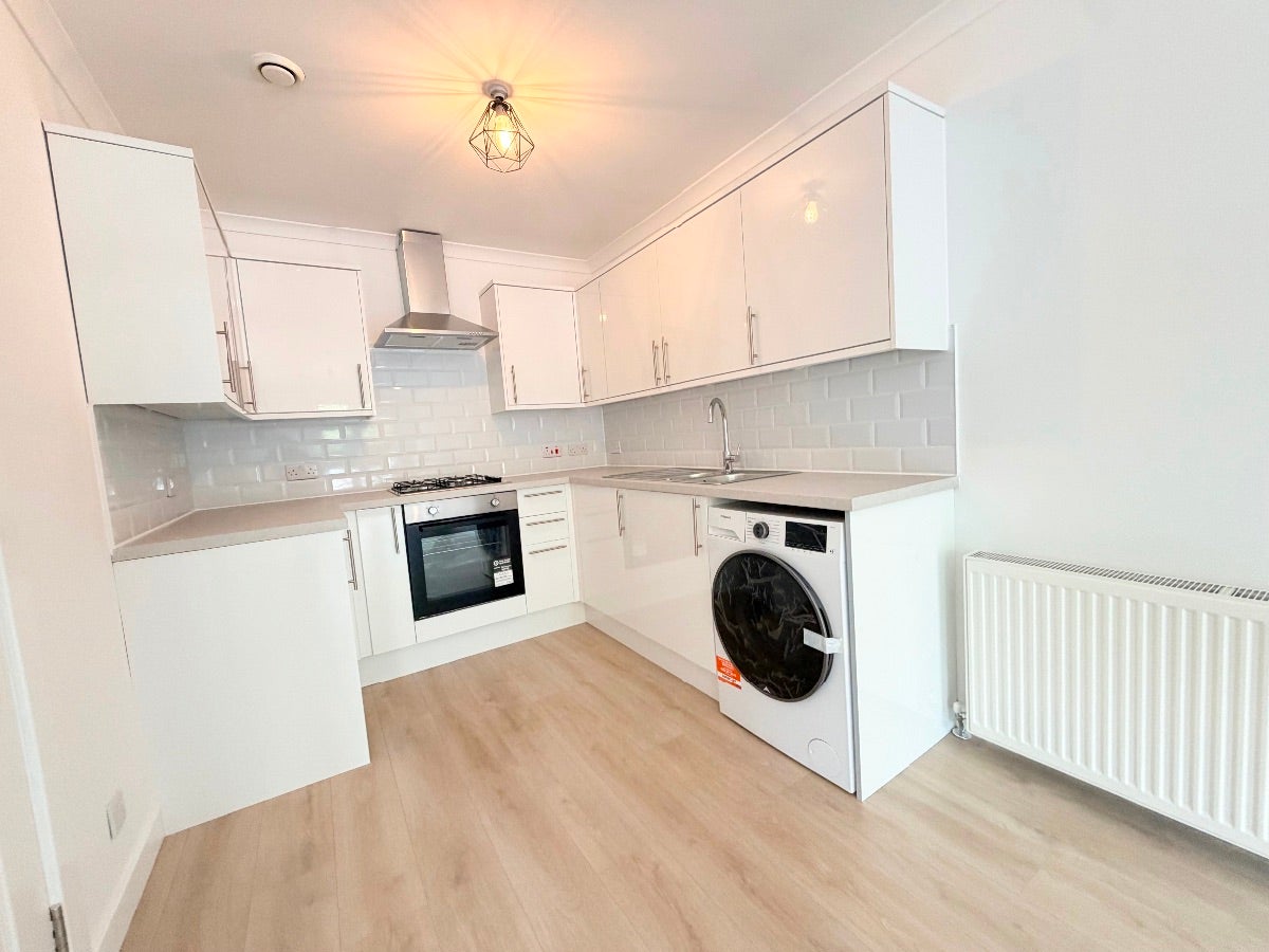 Flat Thompson Brae in Paisley