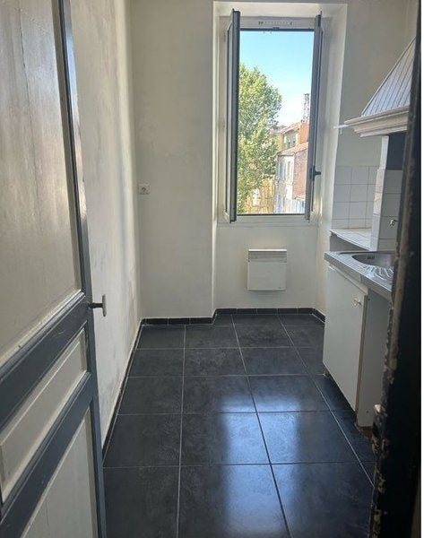 Flat Rue Benoît Malon in Marseille