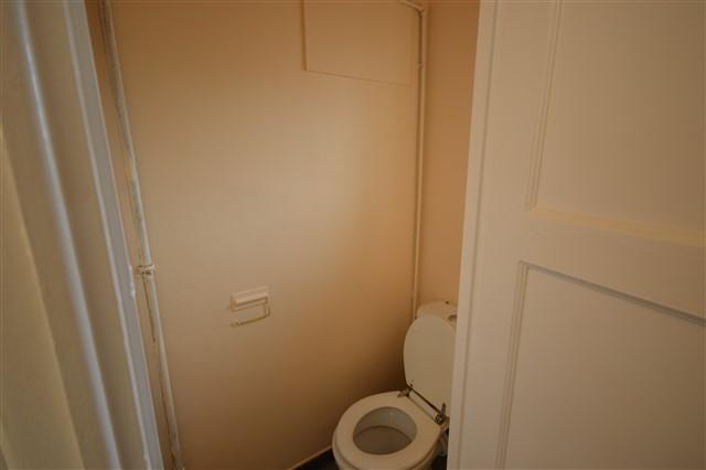 Room Australia Road in Greater London