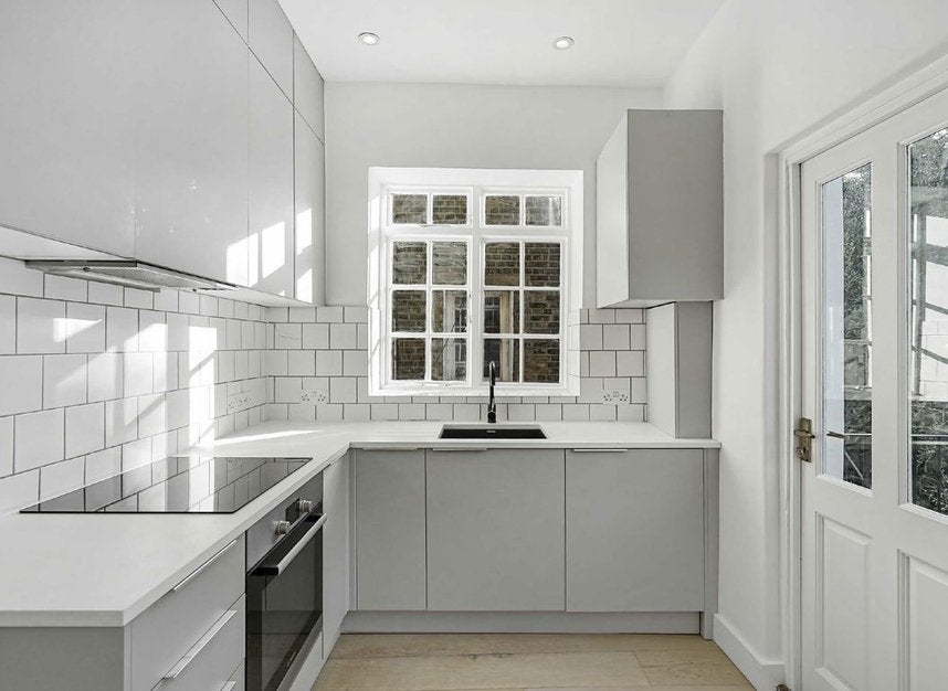 Flat Middleton Road in Greater London