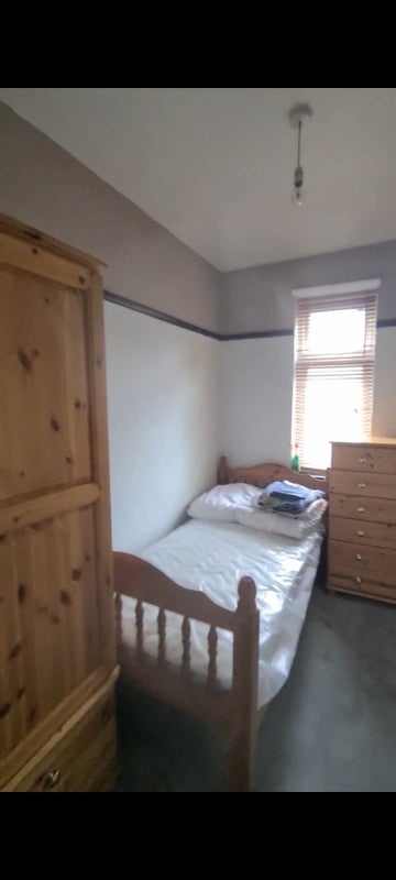 Room Devonshire Road in Greater London