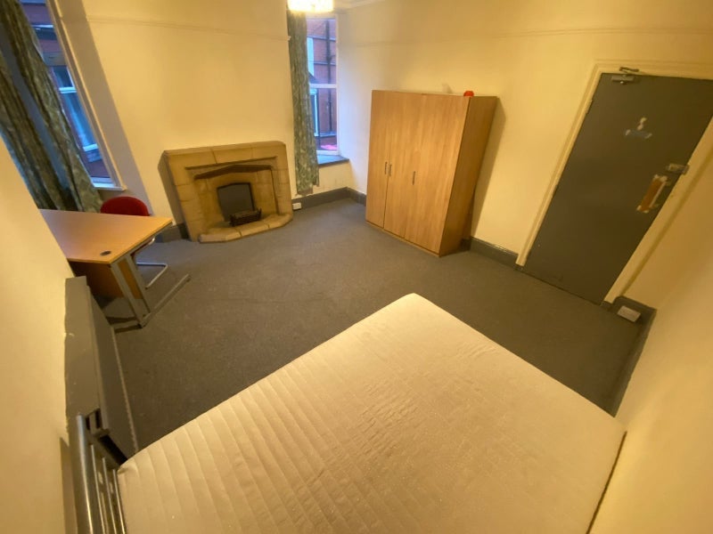Room Halton Bank in Salford