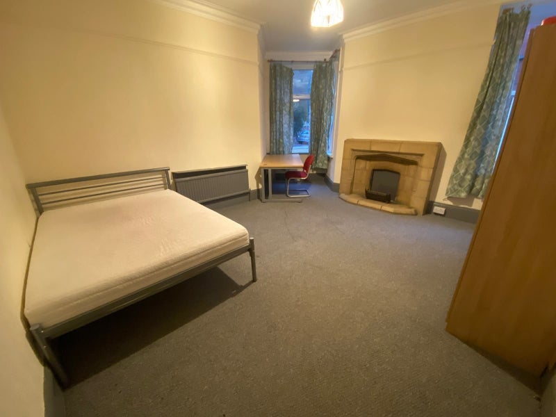 Room Halton Bank in Salford