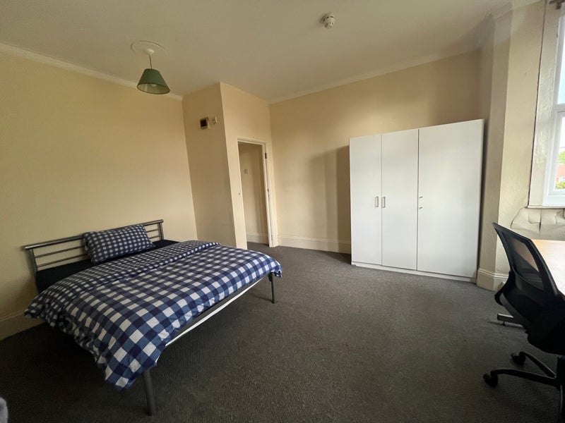 Room Halton Bank in Salford