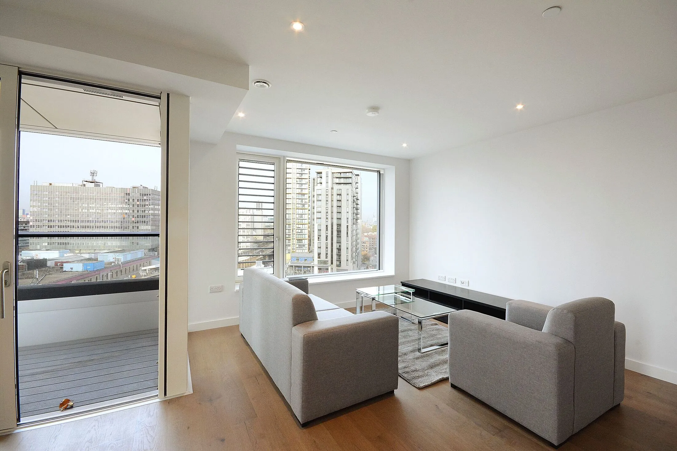 Flat Ash Avenue in Greater London