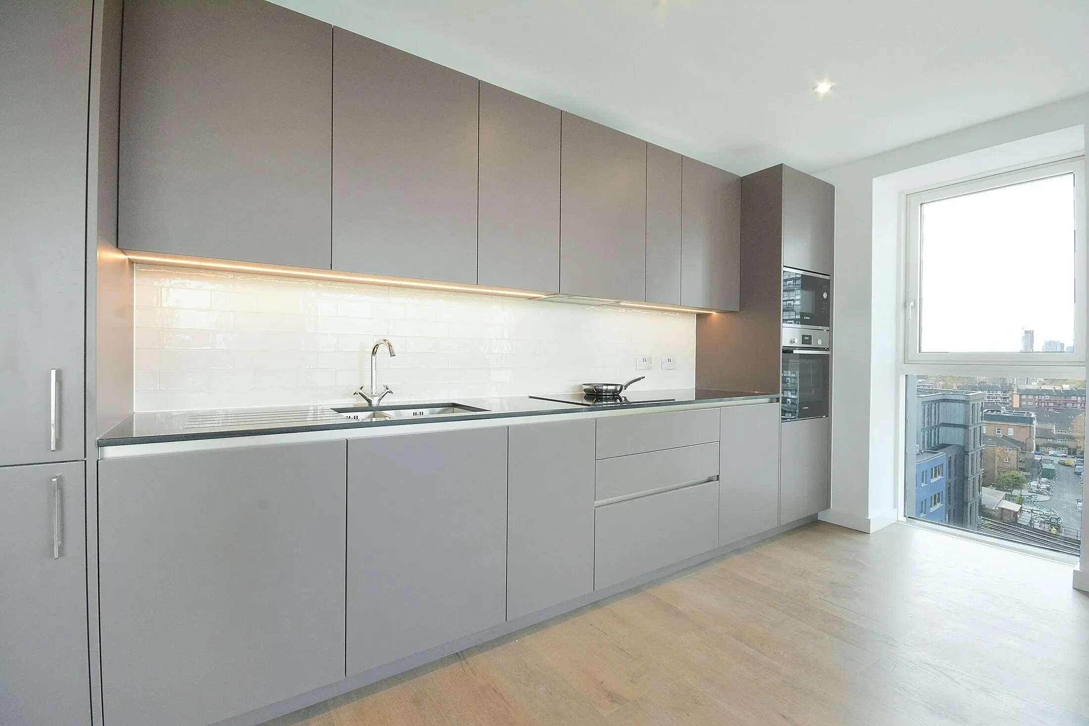 Flat Ash Avenue in Greater London