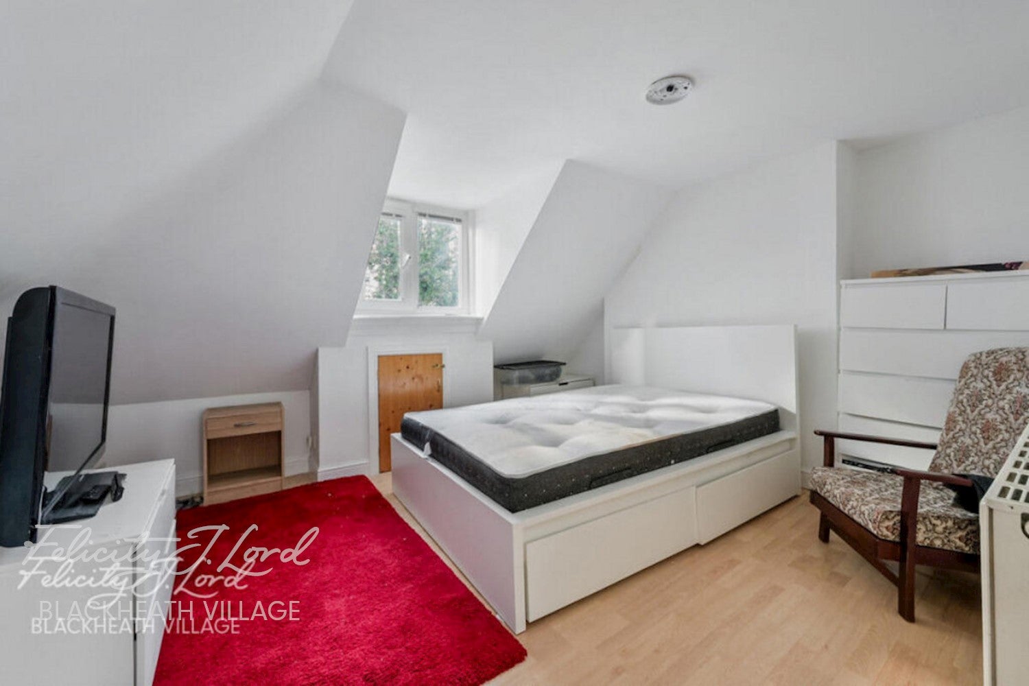 House Silk Mills Path in Greater London