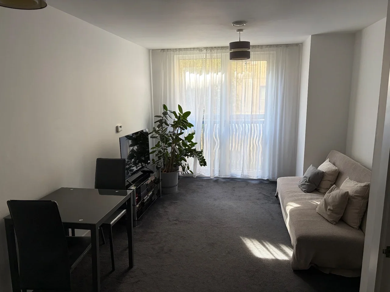 Flat Gatliff Road in City of Westminster