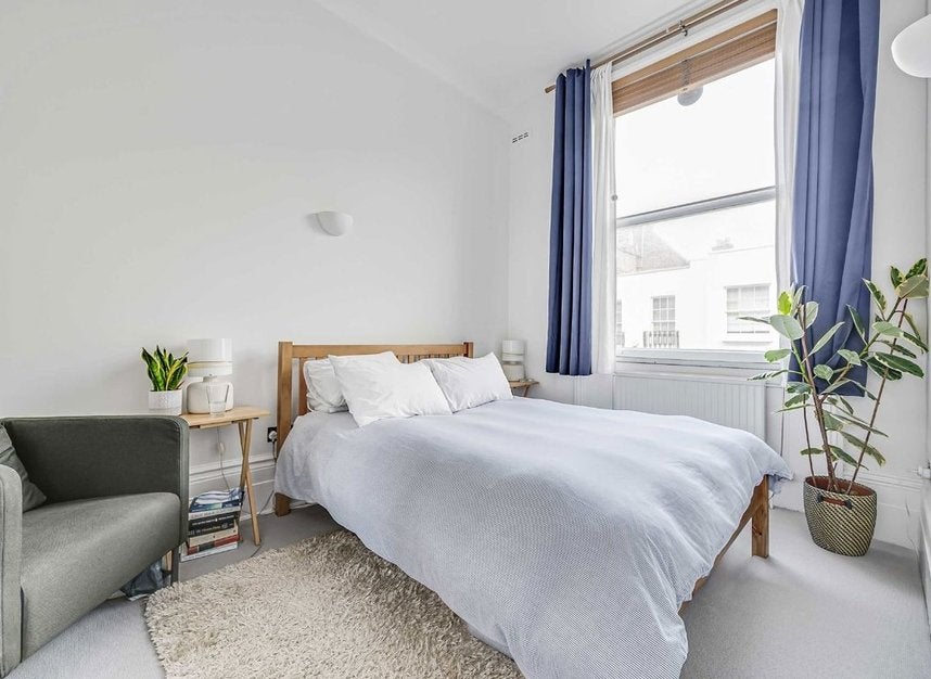 Flat Campden Hill Gardens in Greater London