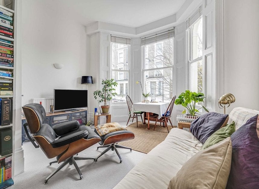 Flat Campden Hill Gardens in Greater London