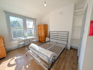 Flat Brondesbury Park in Greater London