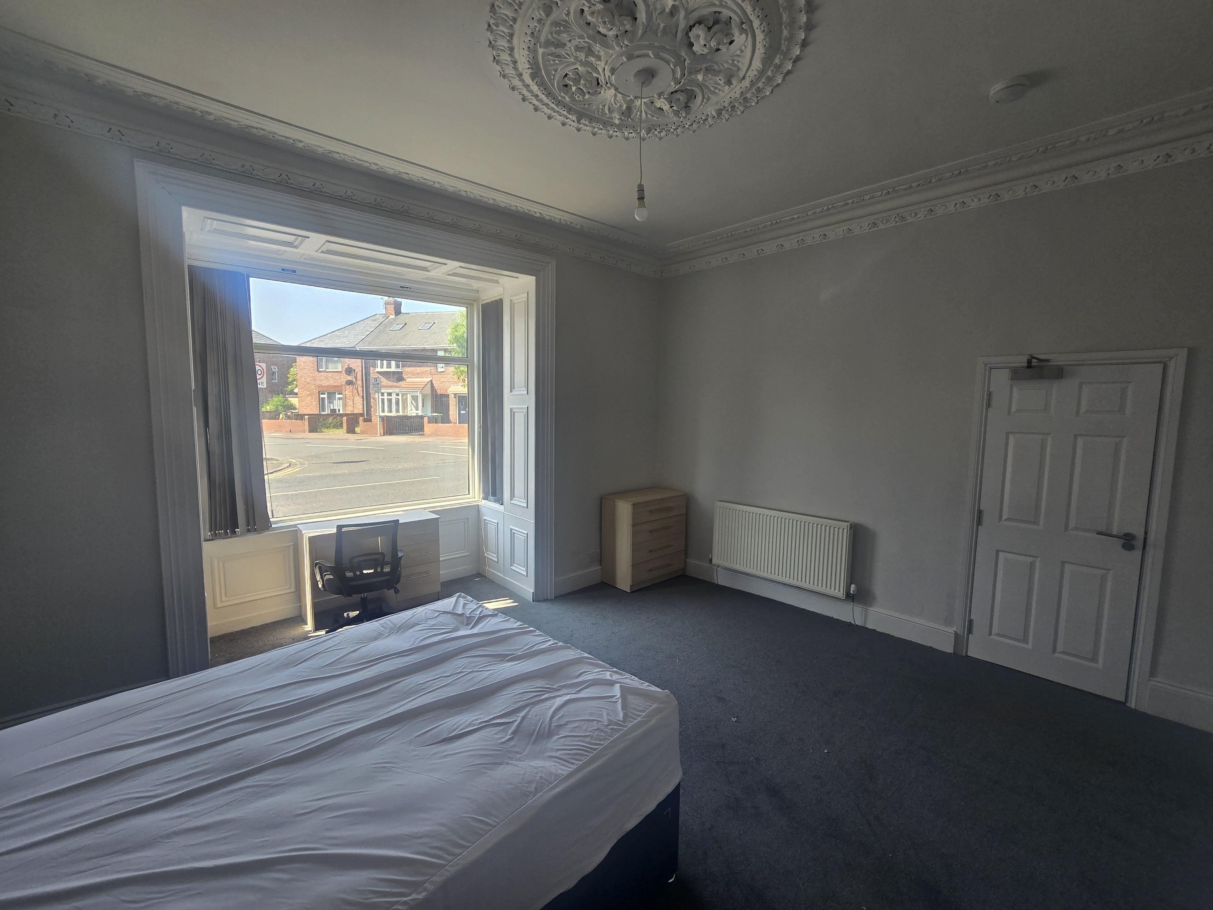 Room Thompson Road in Sunderland