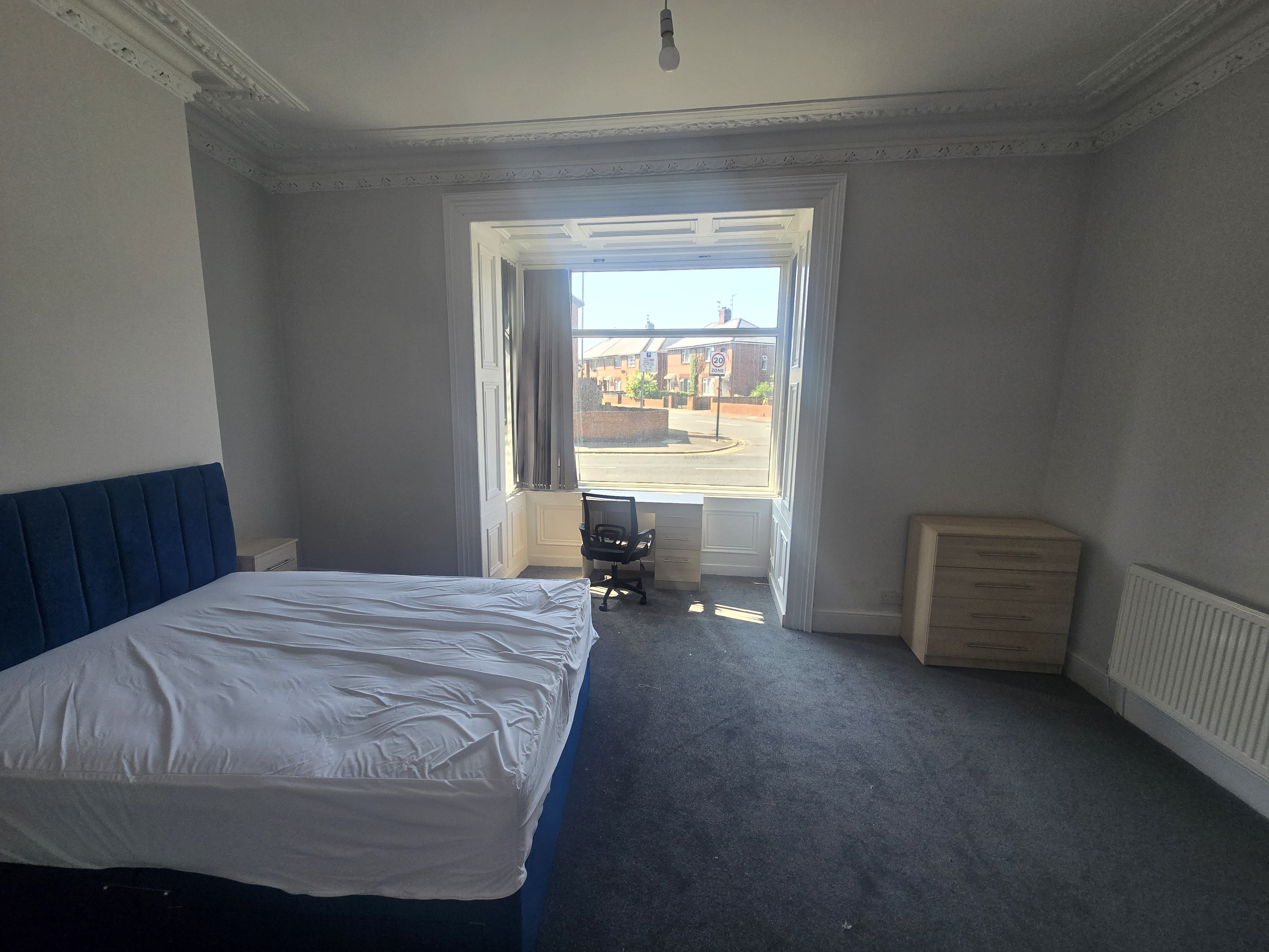 Room Thompson Road in Sunderland