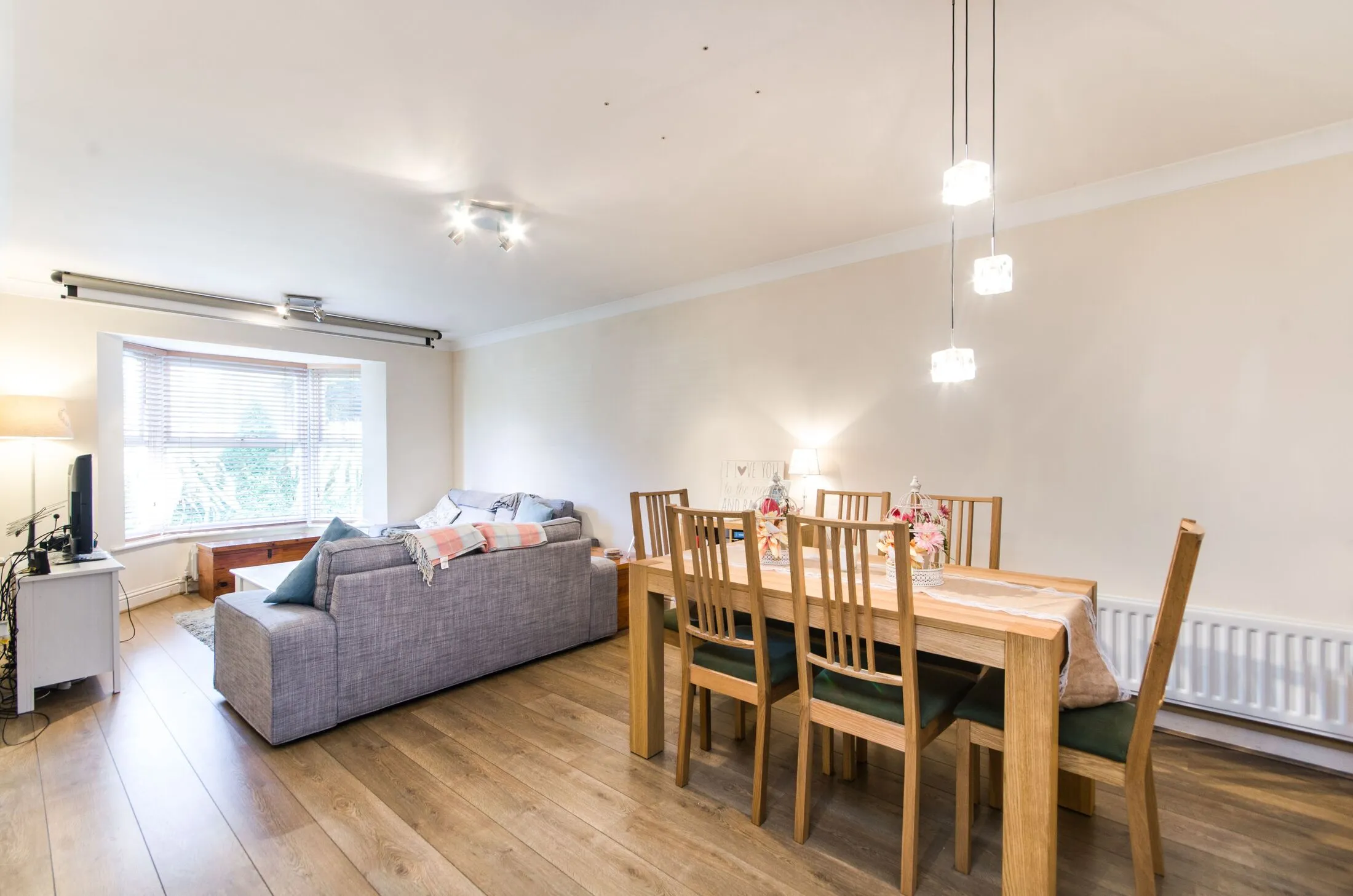 Flat Henfield Road in Greater London