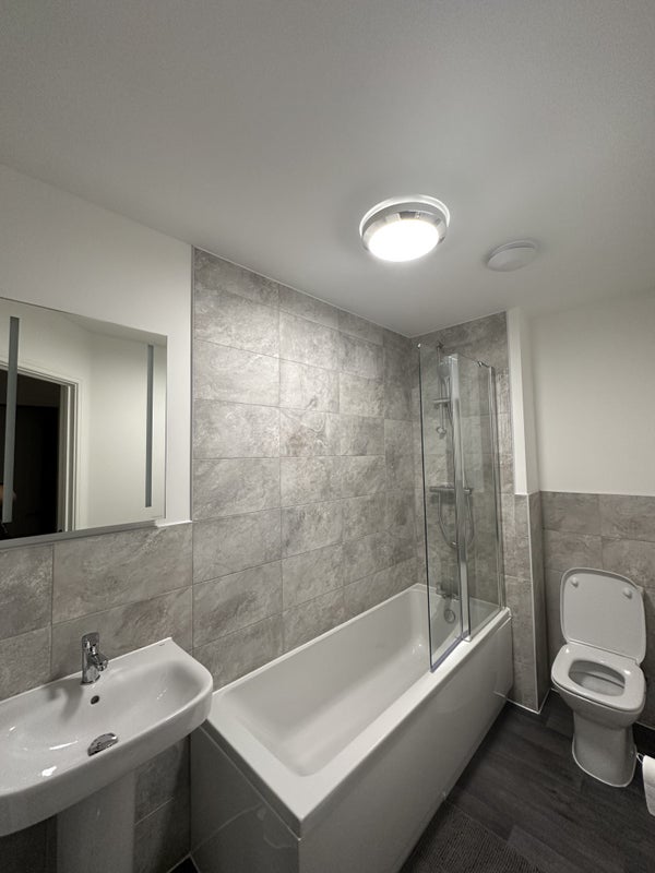 Room Ginger Way in Tameside