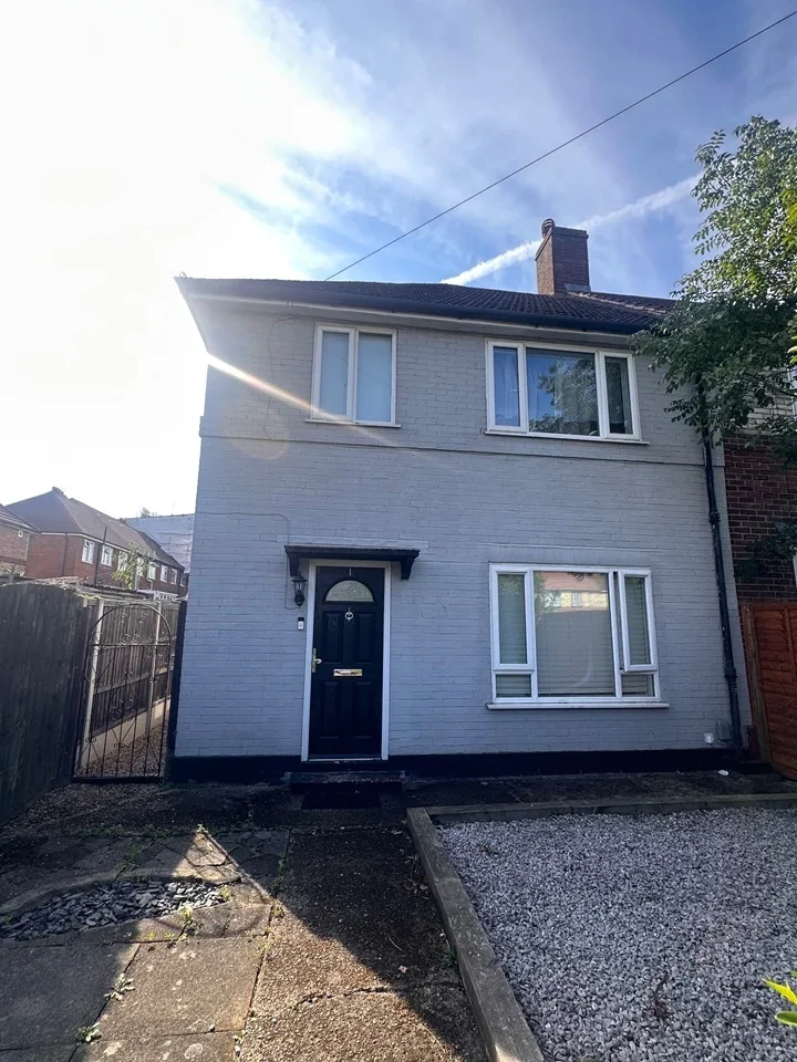 House Gavestone Road in Greater London