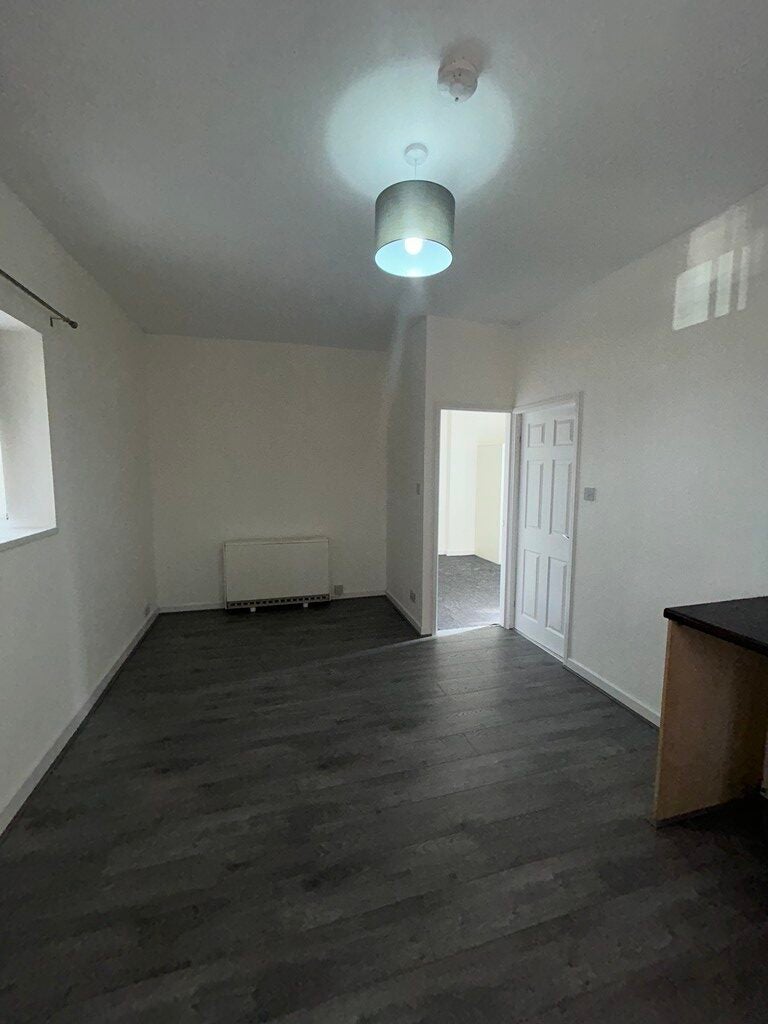 Flat Cross Lane in Radcliffe