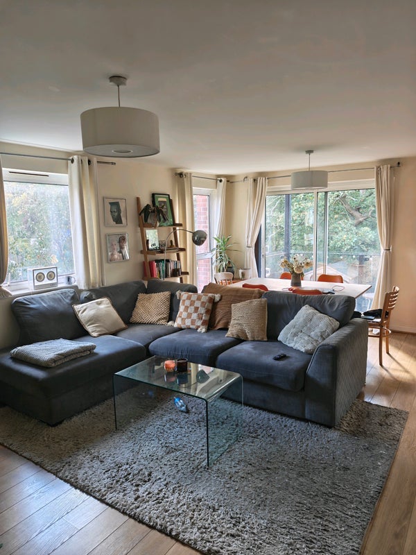 Room Highwood Close in Greater London