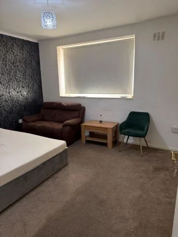 Room Pyrles Lane in Epping Forest