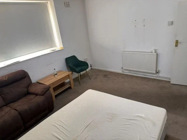 Room Pyrles Lane in Epping Forest