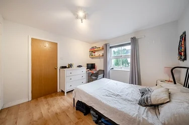 Flat Brooklands Avenue in Greater London