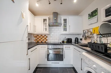 Flat Brooklands Avenue in Greater London
