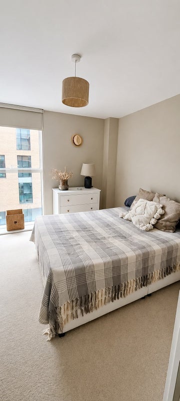 Flat Goodchild Road in Greater London