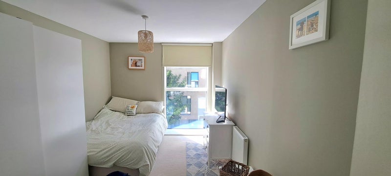Flat Goodchild Road in Greater London