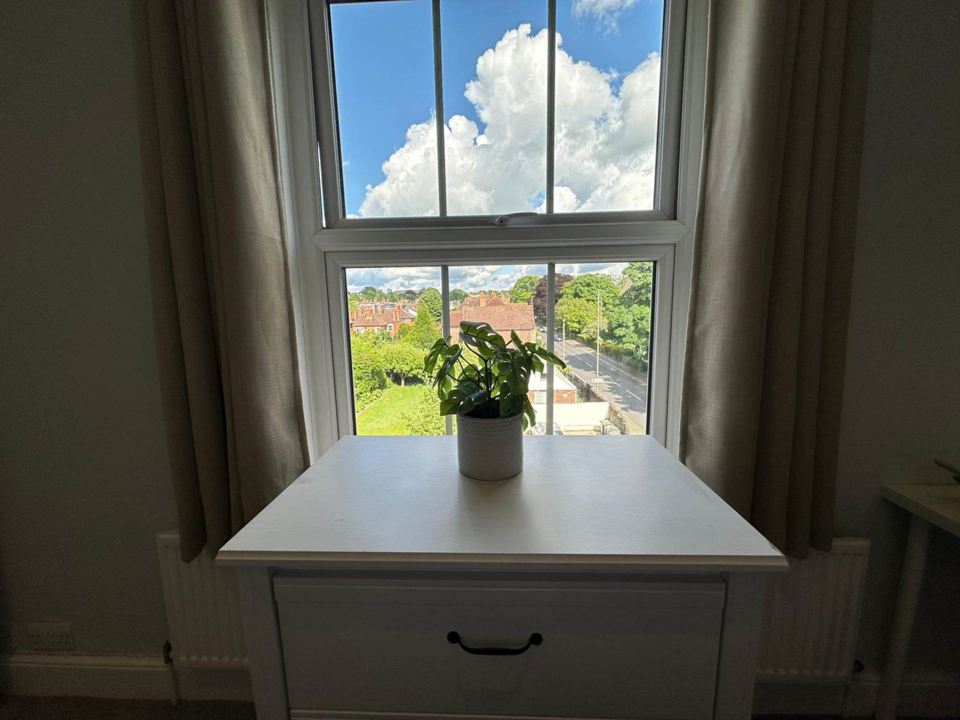 Room Stoke Road in Guildford
