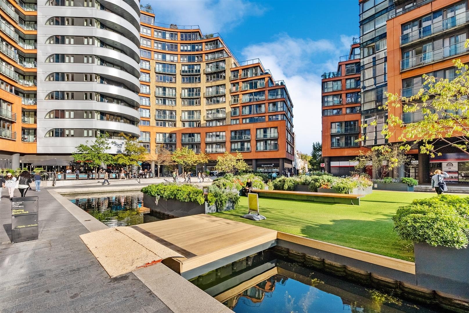 Flat Merchant Square in City of Westminster