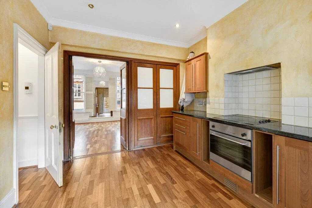 Flat Rochester Row in London