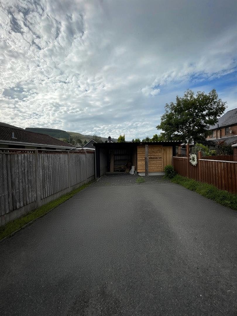 House Y Ddol in Pen-y-bont-fawr