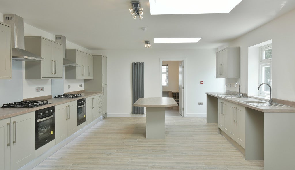 Room Carlyle Road in Birmingham