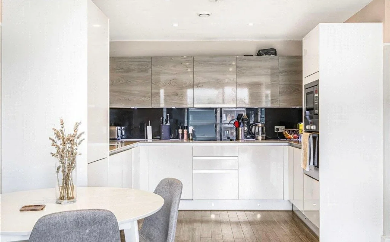 Flat Essex Wharf in Greater London