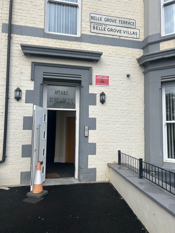 Room Ancrum Street in Newcastle upon Tyne