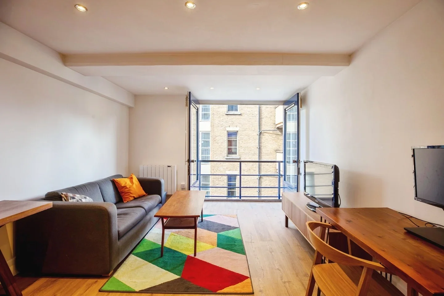 Flat Shad Thames in Greater London