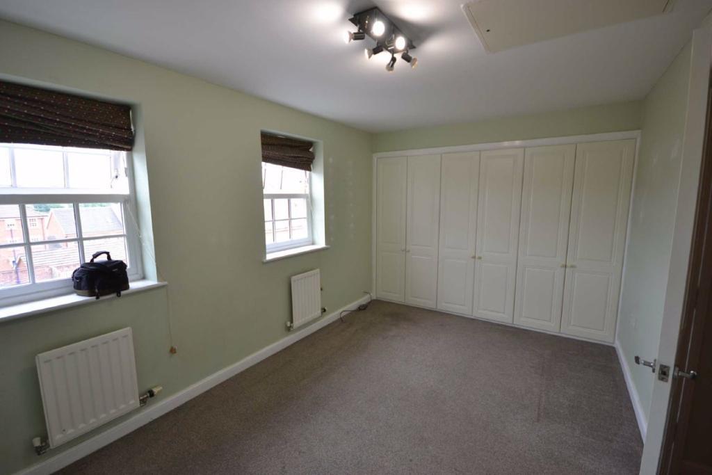 House Ickworth Close in Daventry