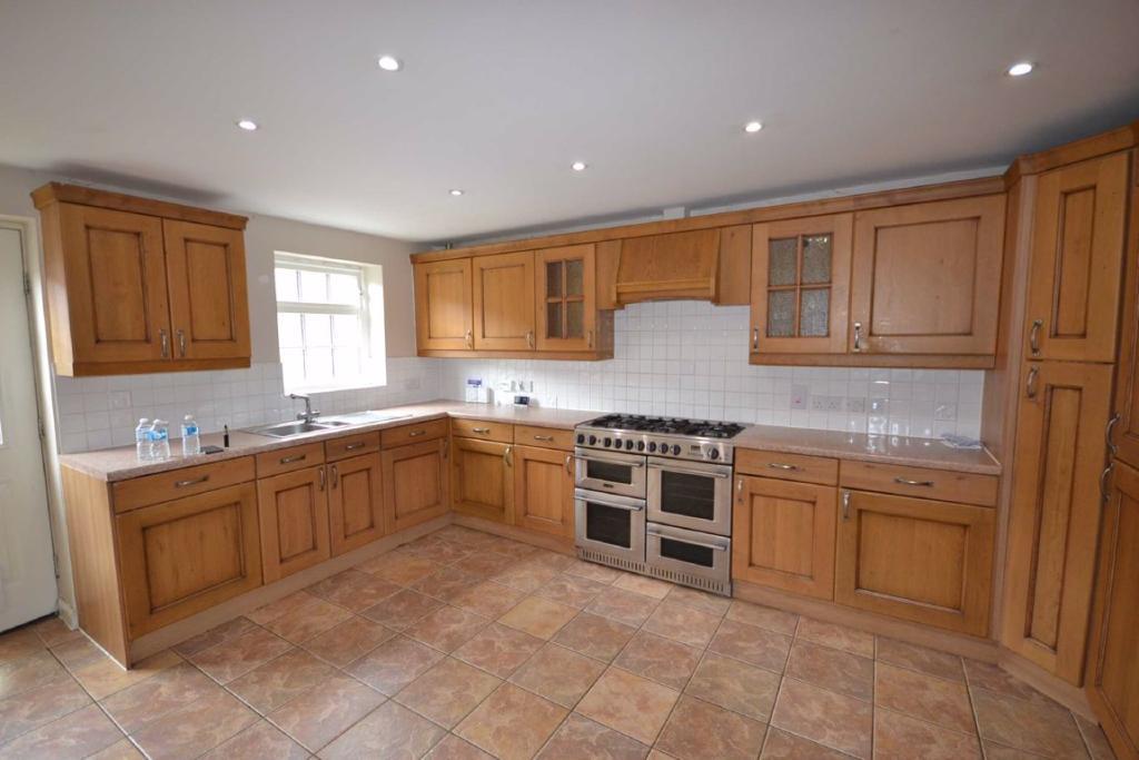 House Ickworth Close in Daventry