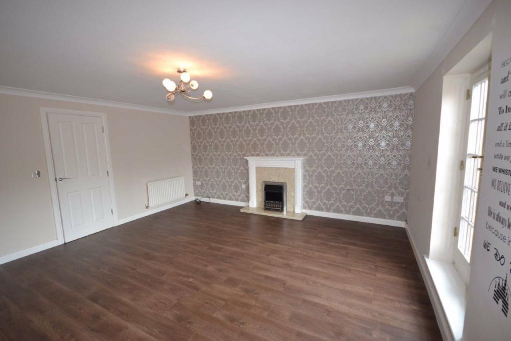 House Ickworth Close in Daventry