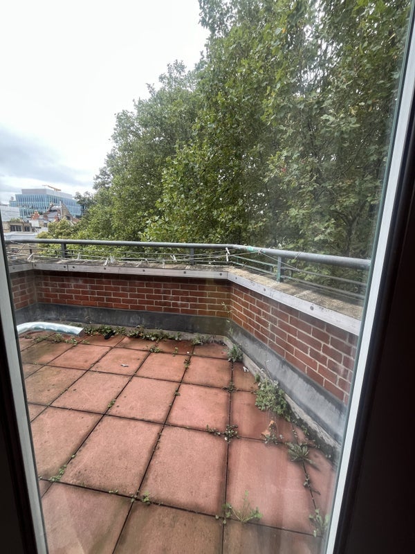 Room New Compton Street in Greater London