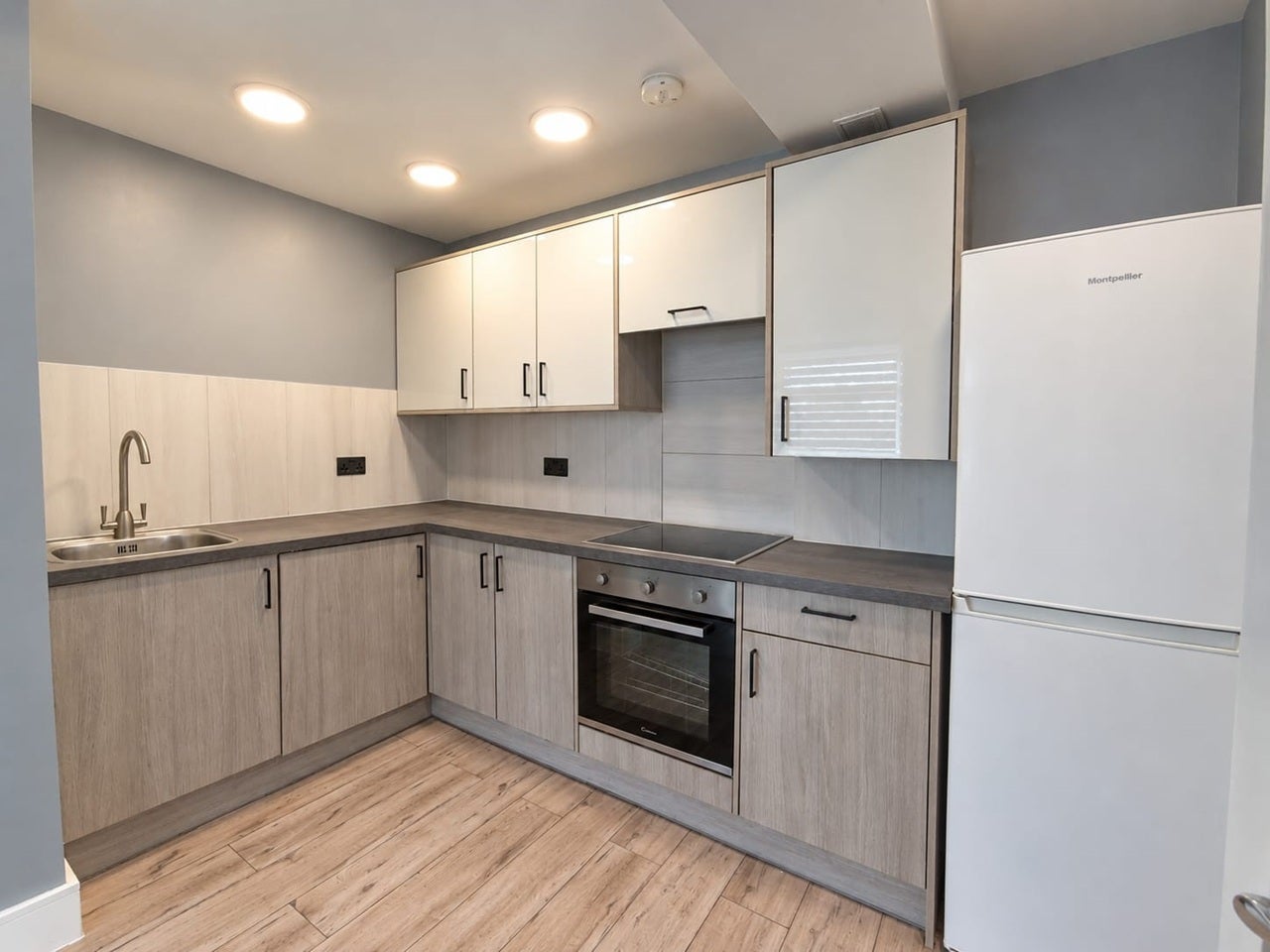 Flat Purbeck Road in Greater London