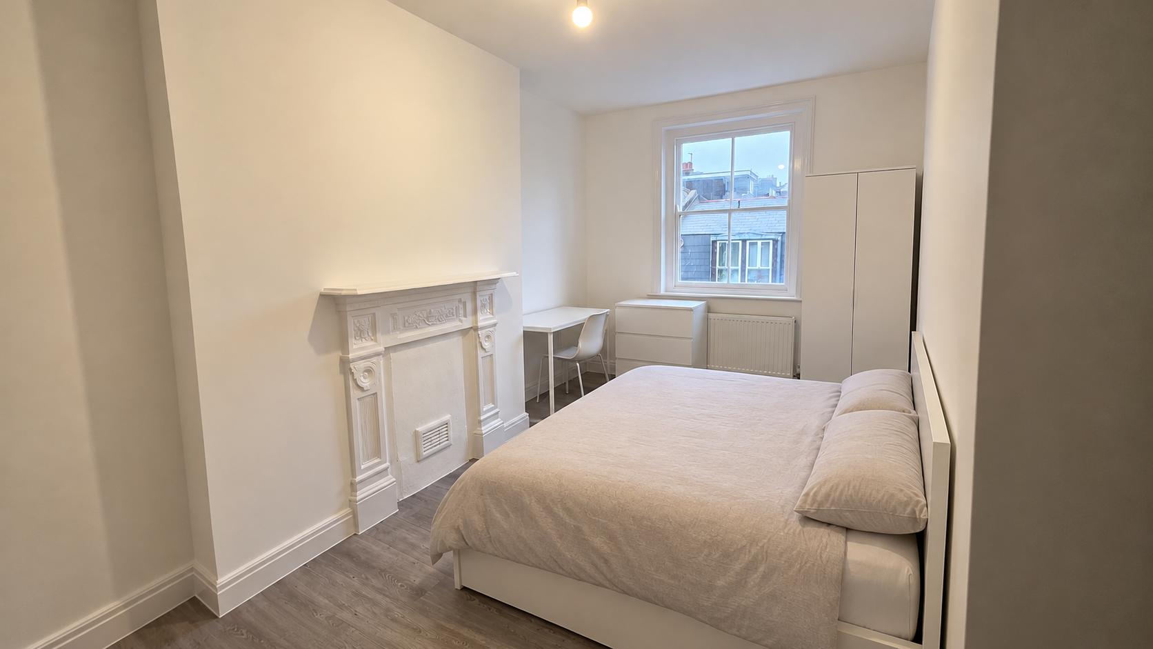 Room Fordham Street in Greater London