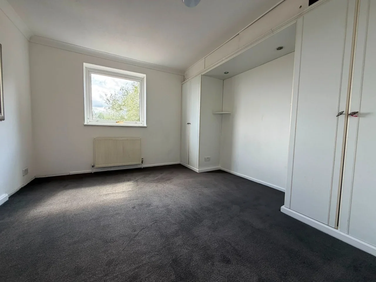 Flat Nursery Walk in Greater London