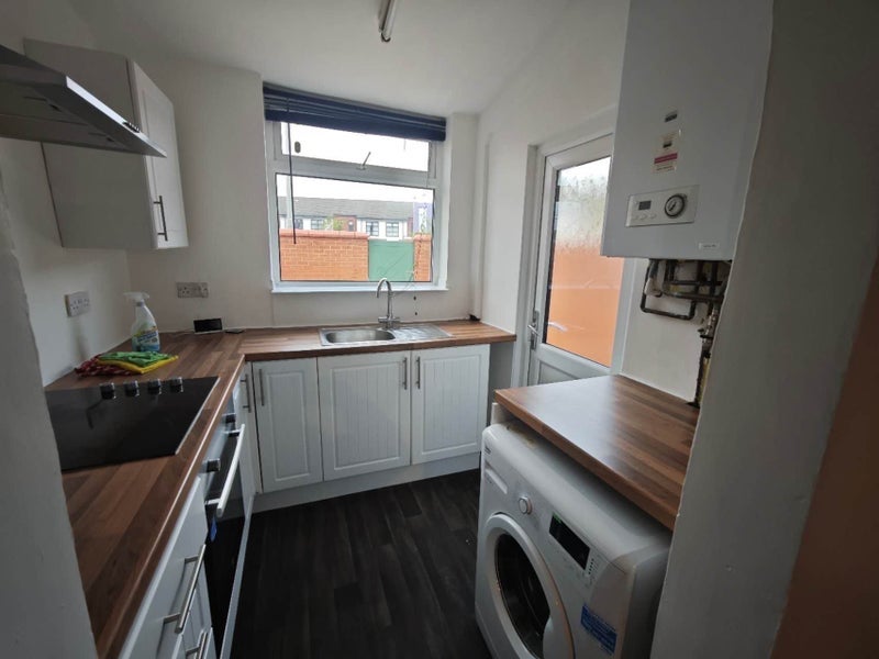 Room Thornton Road in Manchester
