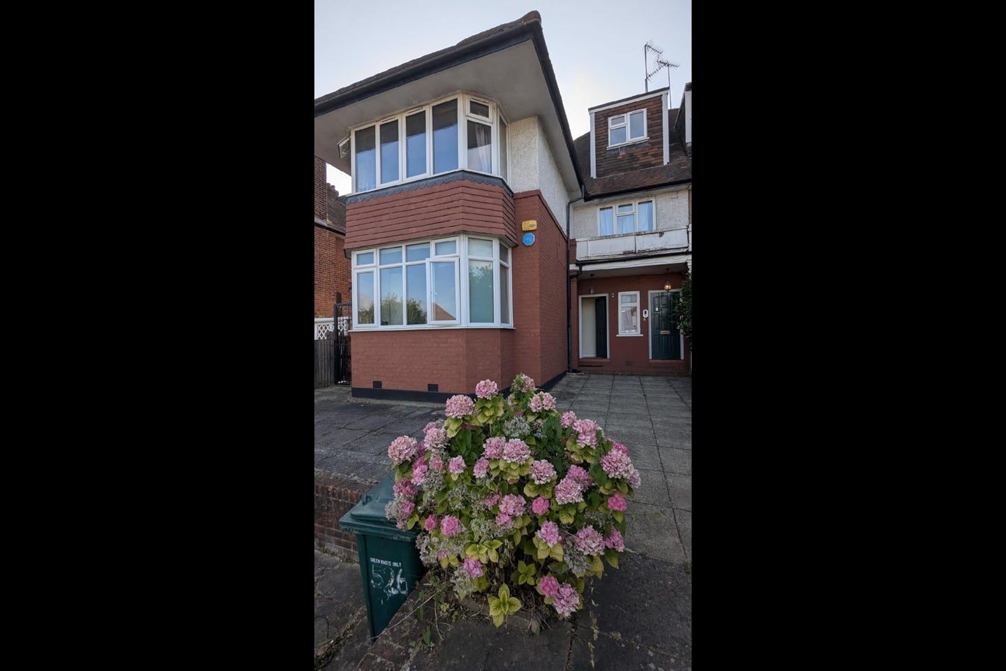 Flat Finchley Road in Greater London